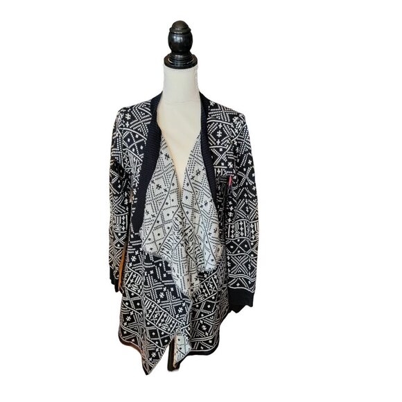 Windsor Black and White Long Sleeve Open Cardigan Sweater in Size Medium - Picture 1 of 6